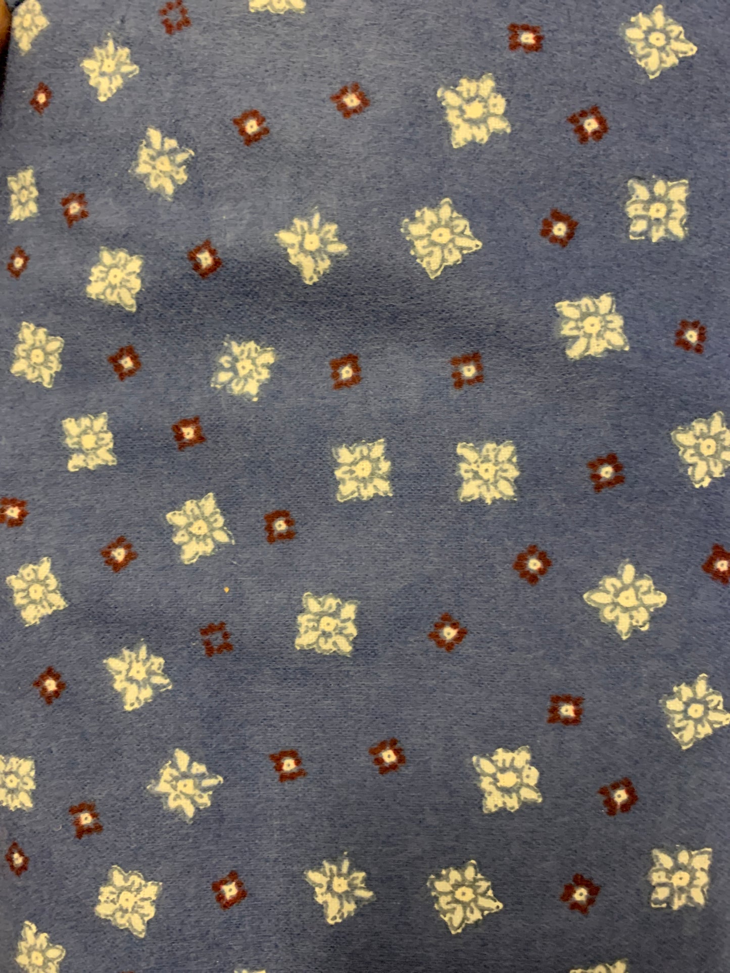 Flannel 2574- blue with white flowers