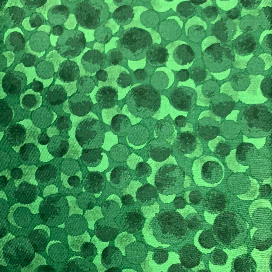 Bumbleberries Basic by Lewis & Irene - Christmas green - 6300 $21.96/m