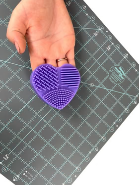 TGQ Cutting Mat Cleaning Pad, Heart Shaped, 3 1/4" x 1"